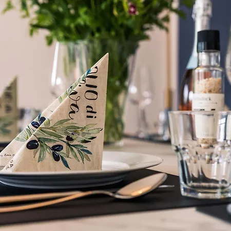 Apartment Ferien-apartment Seehas Mit Privatstrandzugang Friedrichshafen